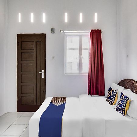 Spot On 91858 Raja Homestay Syariah Pekanbaru Exteriér fotografie